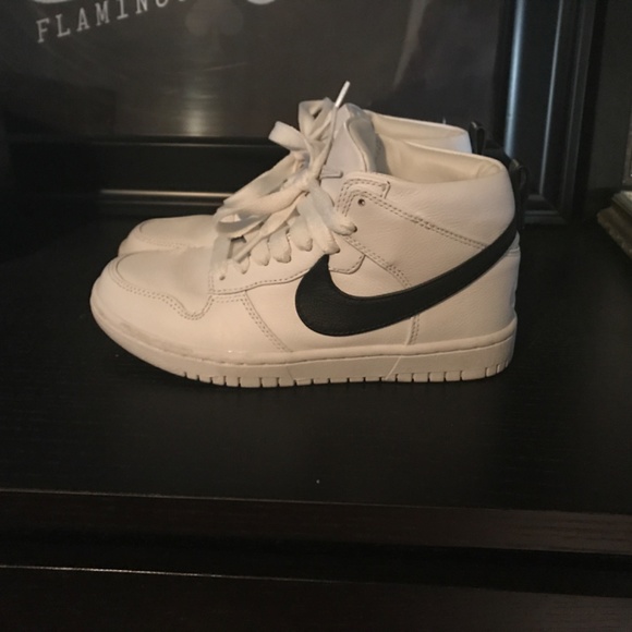 Nike x Riccardo Tisci - Picture 2 of 7